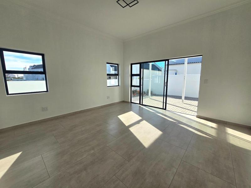 3 Bedroom Property for Sale in Britannia Bay Western Cape